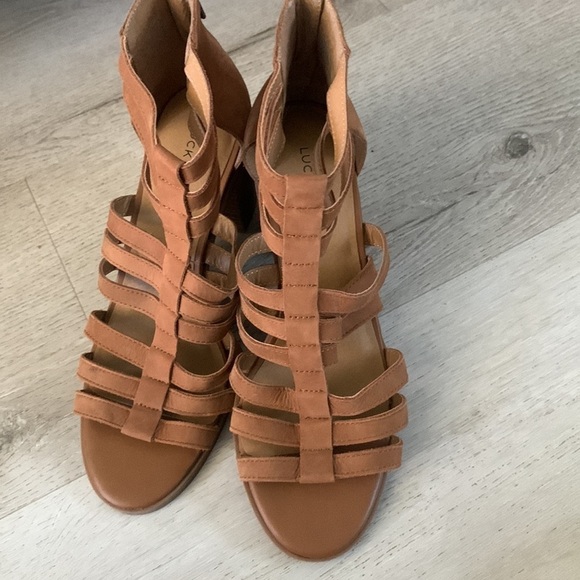 LUCKY BRAND Kyndrah Leather Strappy Zip Back Heeled Sandal Size 9M in Rust Brown - Picture 12 of 13